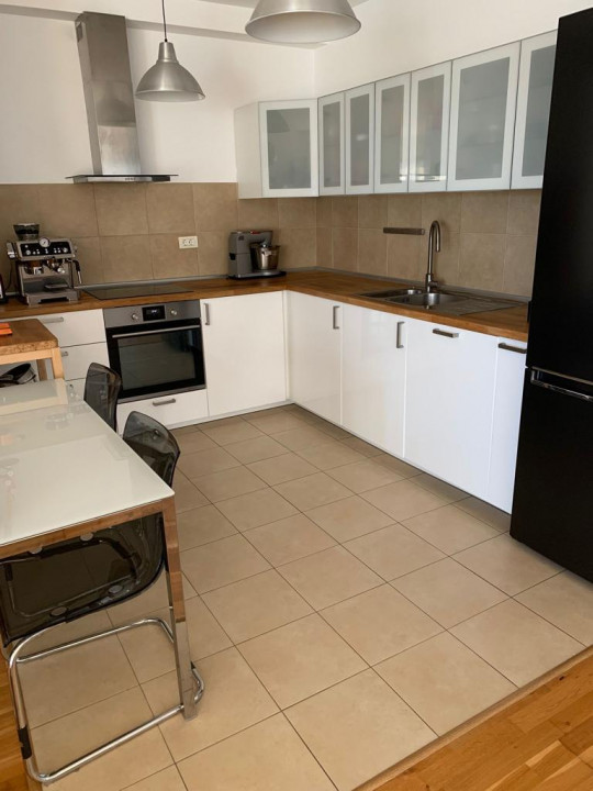 Apartament 4 camere Scoala Americana Pipera